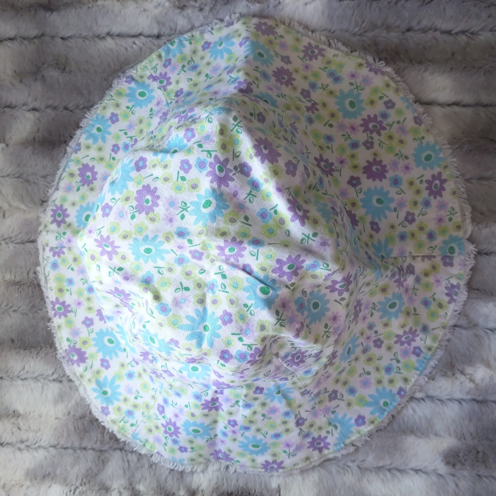 Pretty Bucket Hat - Picture 4 of 5